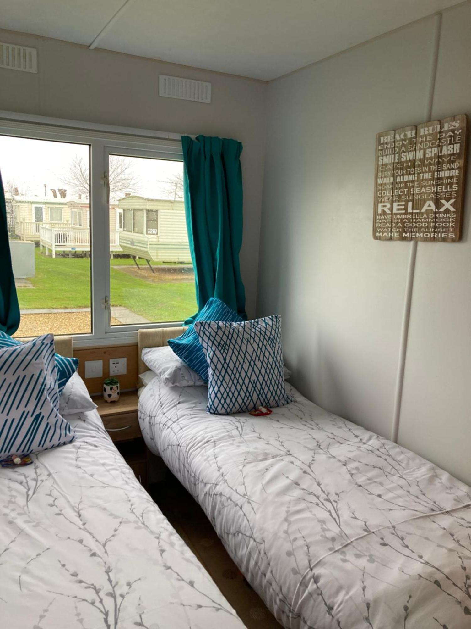 Pet Friendly Holiday Home On Golden Palm Skegness Exterior foto