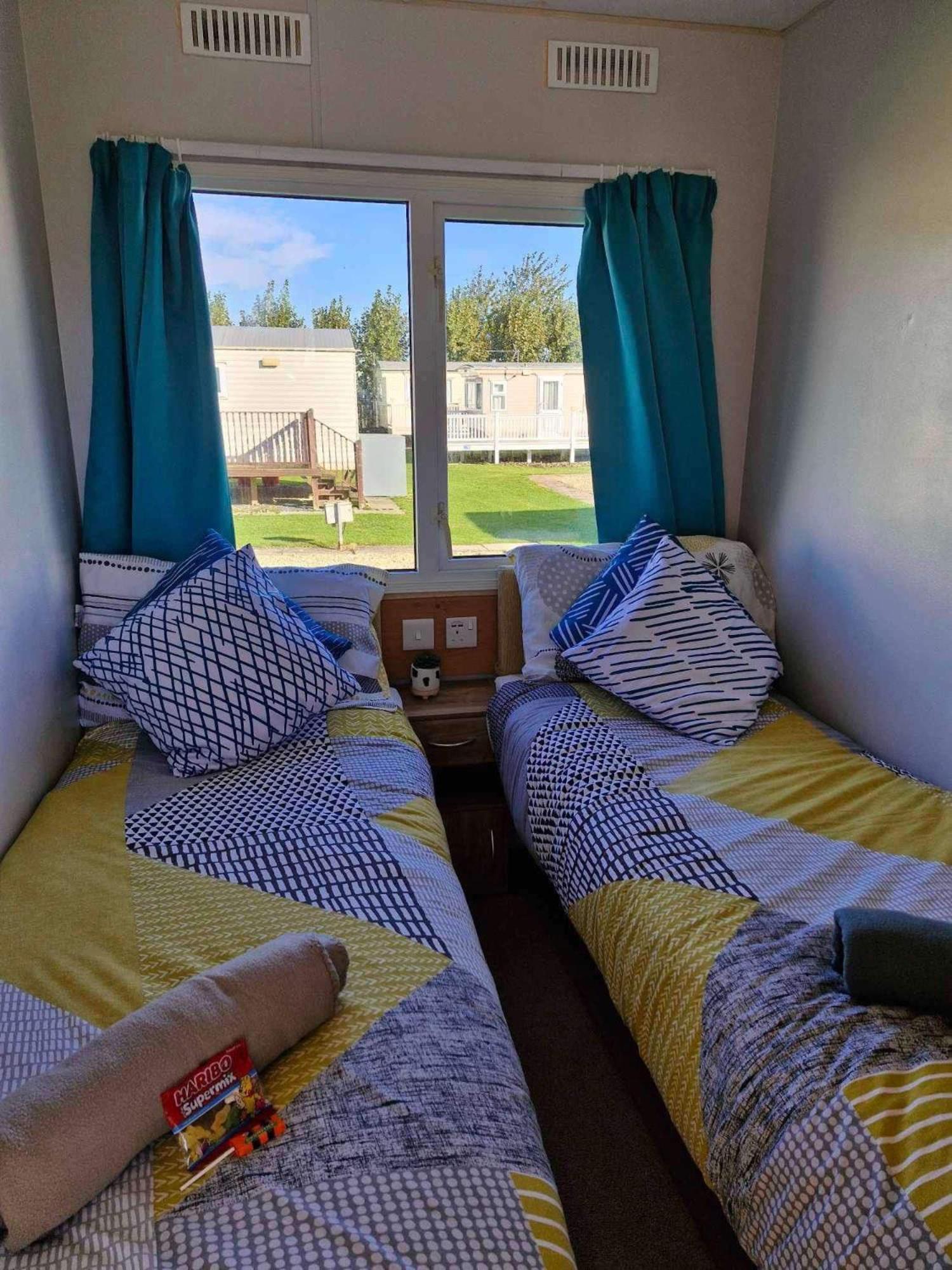 Pet Friendly Holiday Home On Golden Palm Skegness Exterior foto