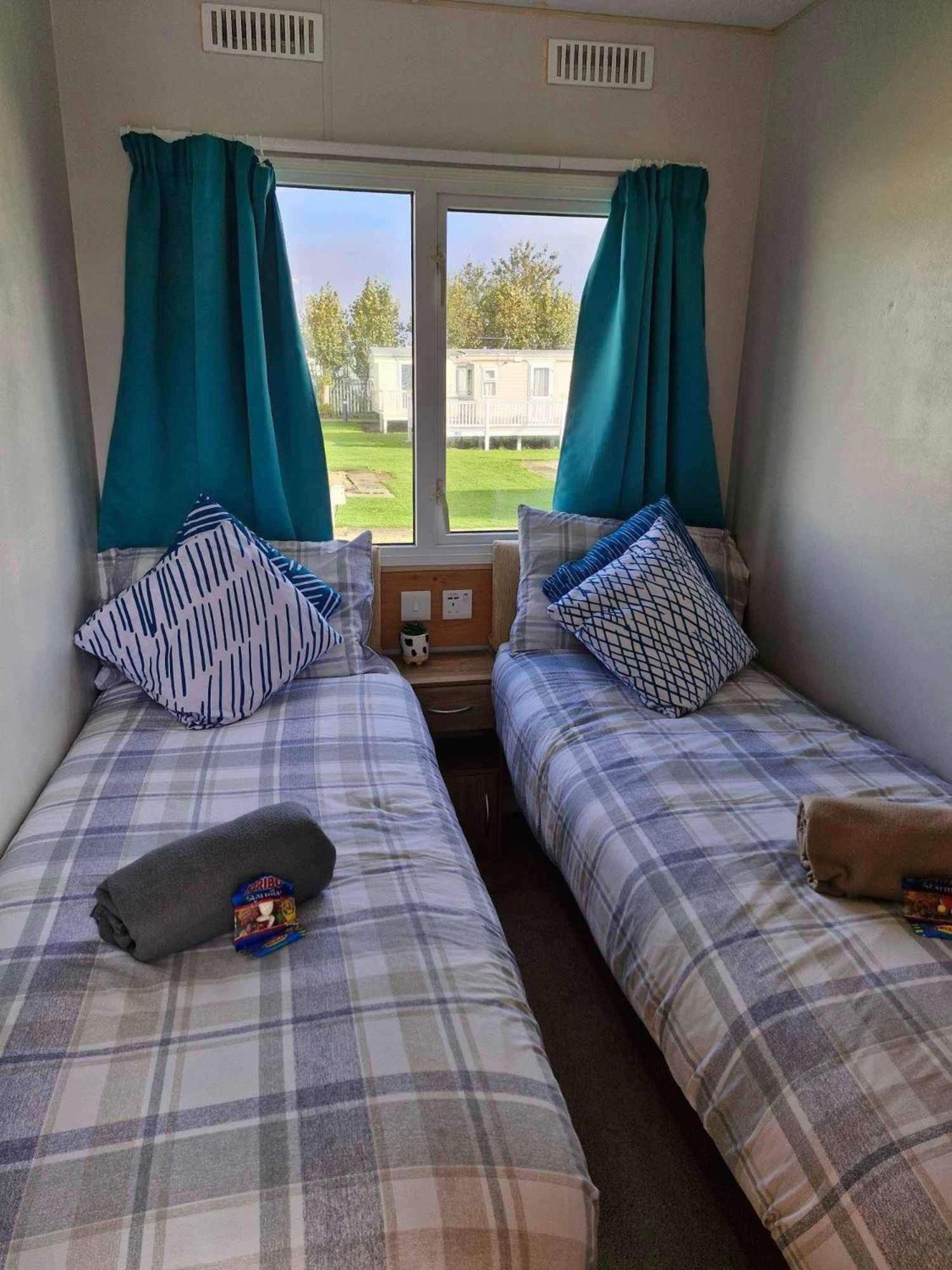 Pet Friendly Holiday Home On Golden Palm Skegness Exterior foto
